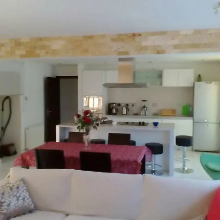 Larnacas Luxury Penthouse شقة *
